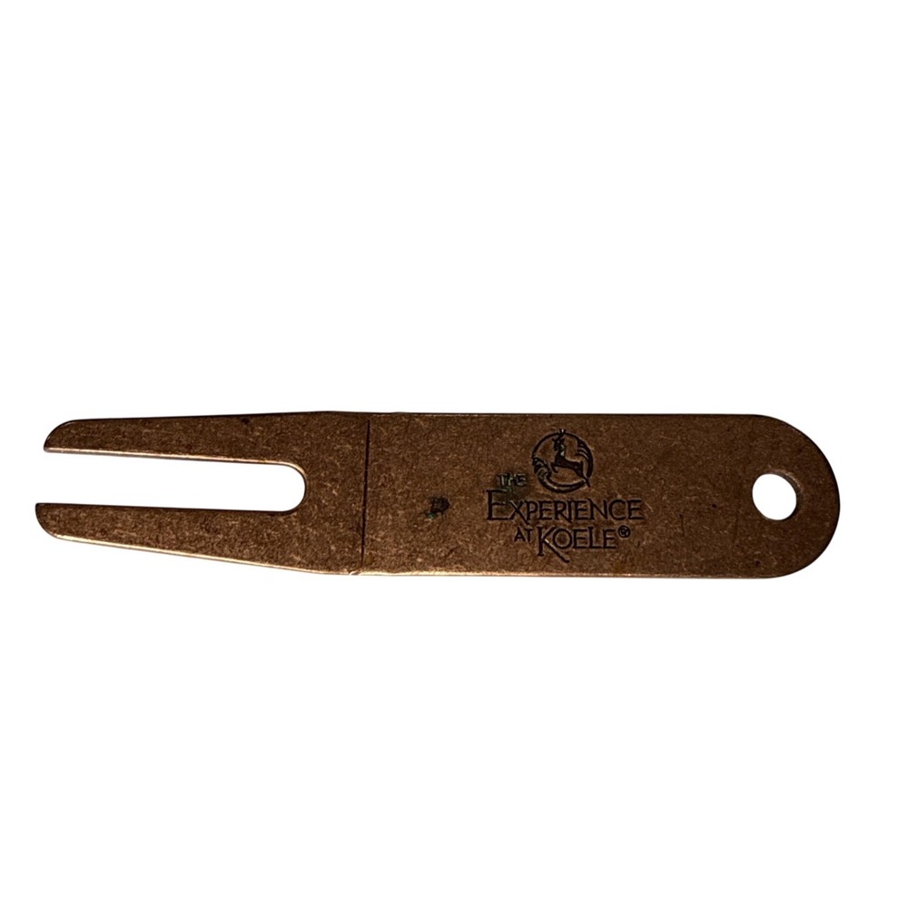 The Experience at Koele Metal Golf Bag Tag & Divot Tool Set Bronze Lanai Hawaii - Picture 5 of 6